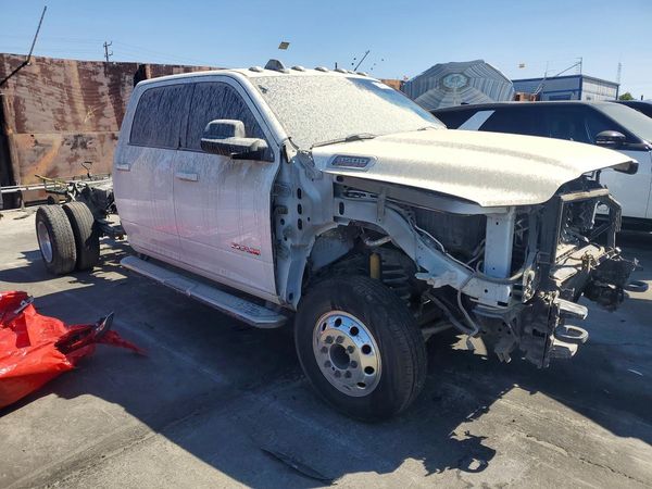 2021 RAM 3500 Big Horn — Passenger 3/4