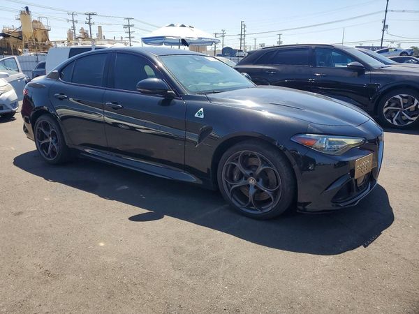 2018 ALFA ROMEO GIULIA QUADRIFOGLIO RWD — Passenger 3/4