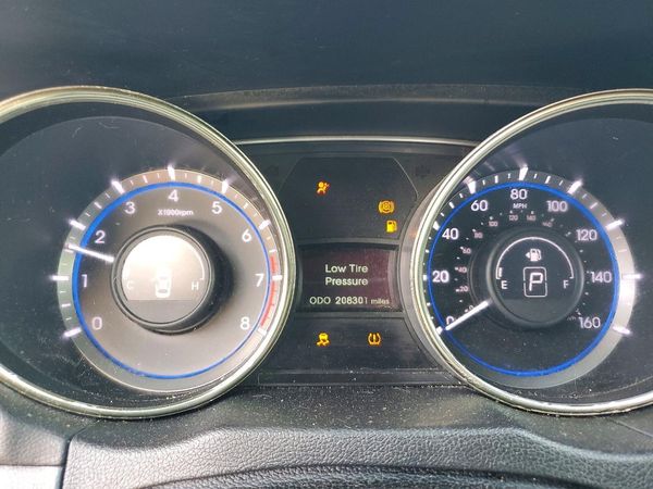 2012 HYUNDAI SONATA Middle level