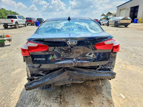 2016 KIA FORTE GL (Middle-Low Grade)