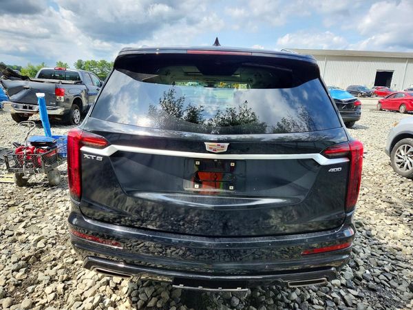 2021 CADILLAC XT6