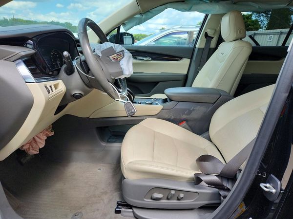 2021 CADILLAC XT6