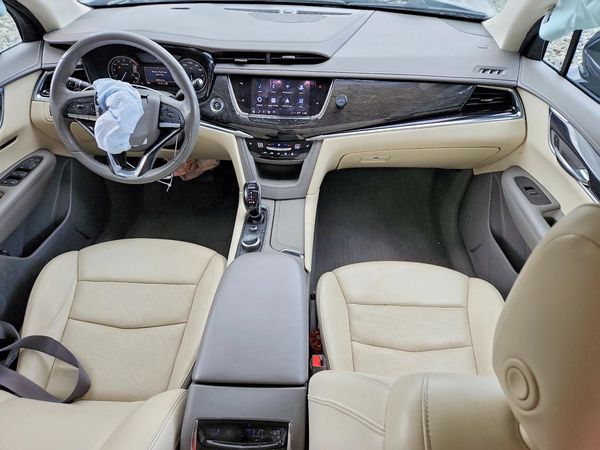 2021 CADILLAC XT6