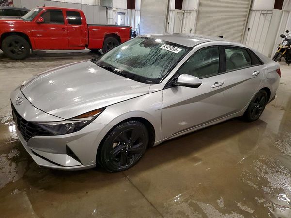 2022 HYUNDAI ELANTRA