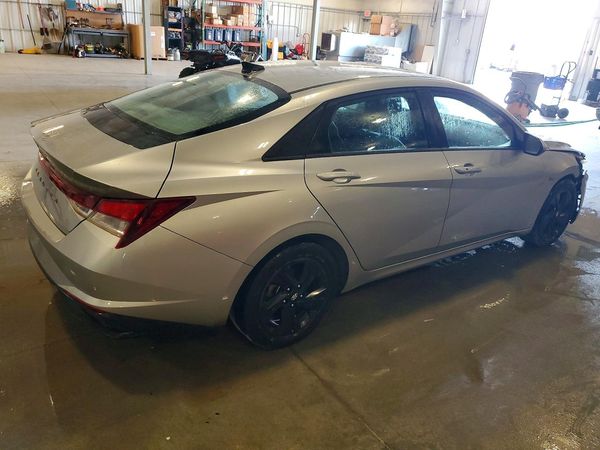 2022 HYUNDAI ELANTRA SEL