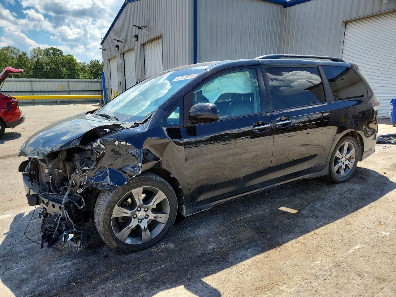 2015 TOYOTA SIENNA