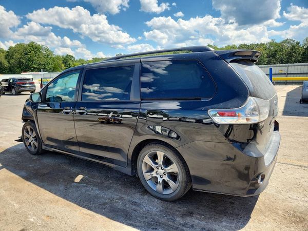 2015 TOYOTA SIENNA