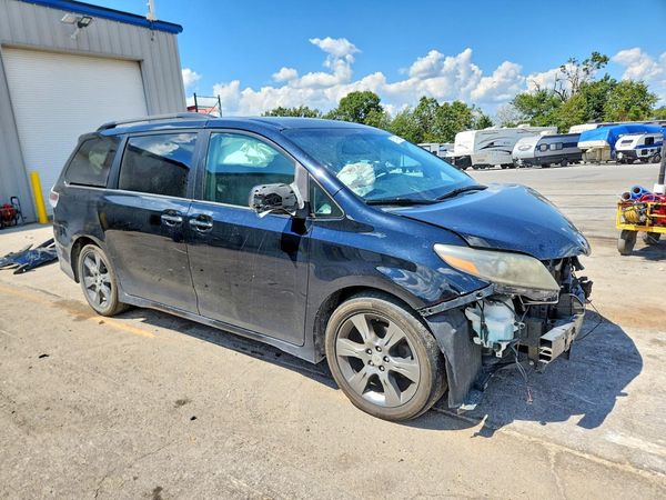 2015 TOYOTA SIENNA