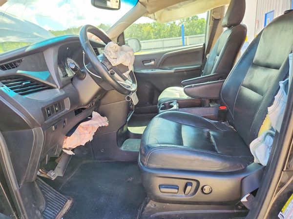 2015 TOYOTA SIENNA