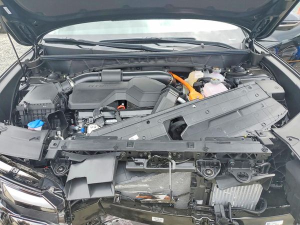 2026 HYUNDAI TUCSON Limited, Night — Engine bay