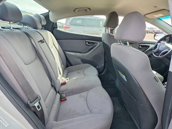 2014 HYUNDAI ELANTRA GLS (Middle)