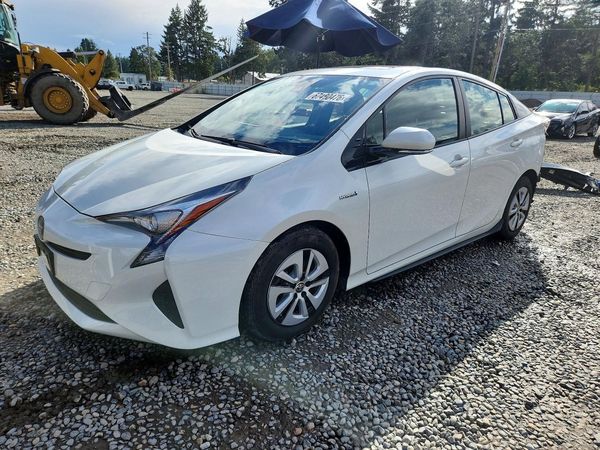 2016 TOYOTA PRIUS