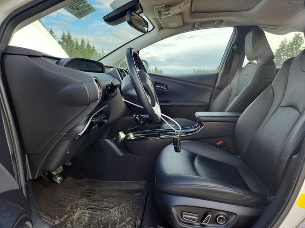 2016 TOYOTA PRIUS