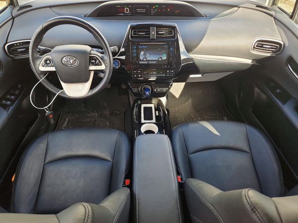 2016 TOYOTA PRIUS