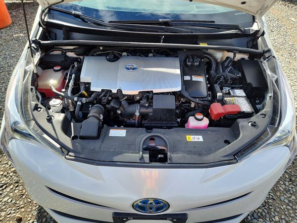 2016 TOYOTA PRIUS