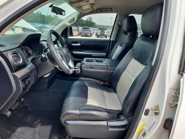 2017 TOYOTA TUNDRA SR/SR5