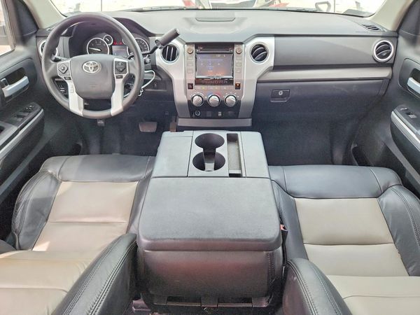 2017 TOYOTA TUNDRA SR/SR5