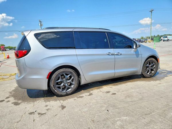 2018 CHRYSLER PACIFICA