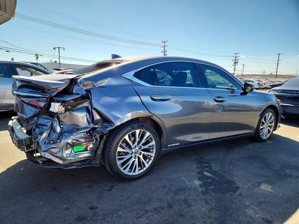 2020 LEXUS ES