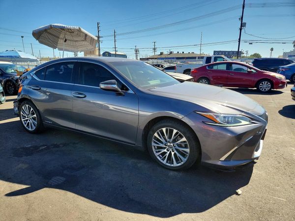 2020 LEXUS ES