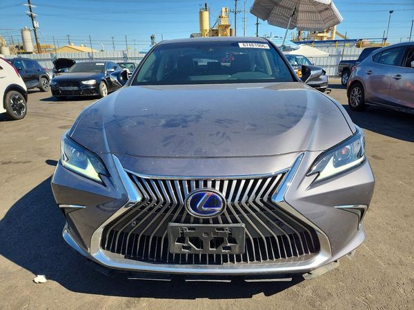 2020 LEXUS ES