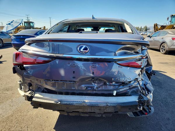 2020 LEXUS ES