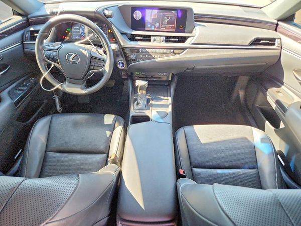 2020 LEXUS ES