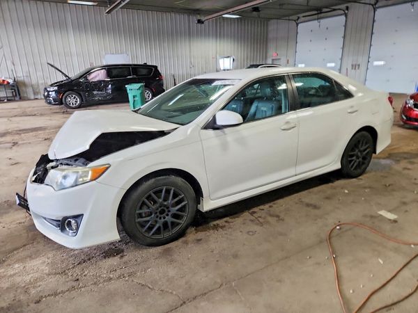 2014 TOYOTA CAMRY