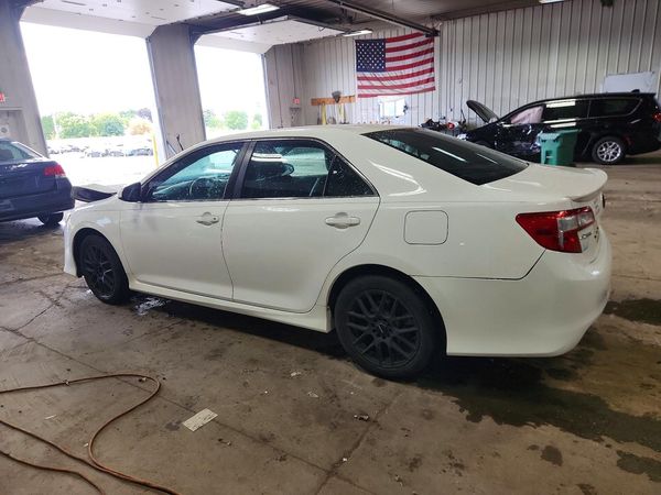 2014 TOYOTA CAMRY