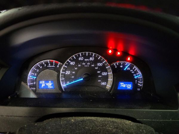 2014 TOYOTA CAMRY