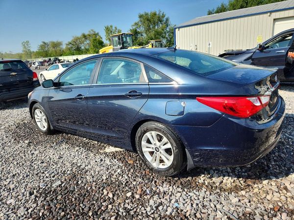 2013 HYUNDAI SONATA GLS/ GLS Popular