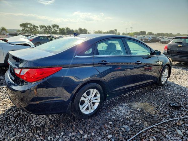2013 HYUNDAI SONATA GLS/ GLS Popular