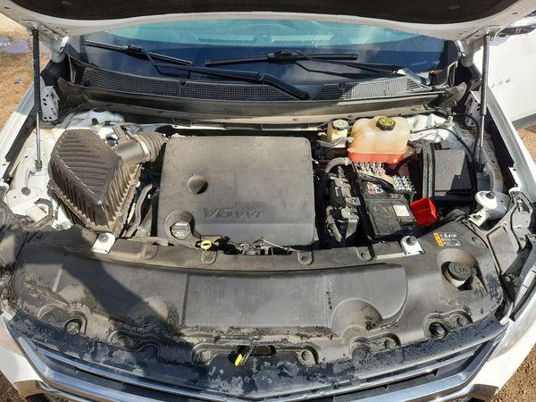 2020 CHEVROLET TRAVERSE RS — Engine bay