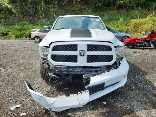 2016 RAM 1500 ST