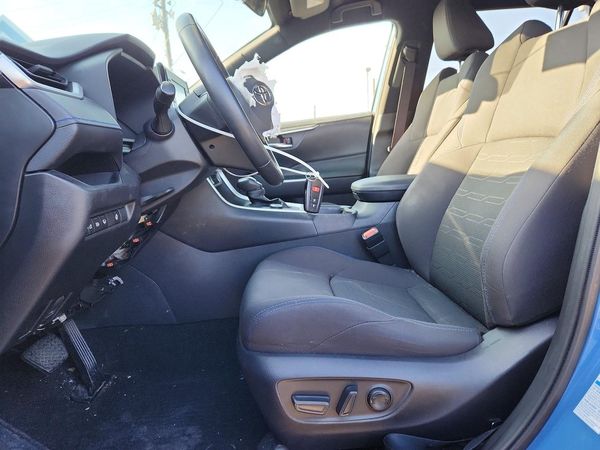 2022 TOYOTA RAV4 SE