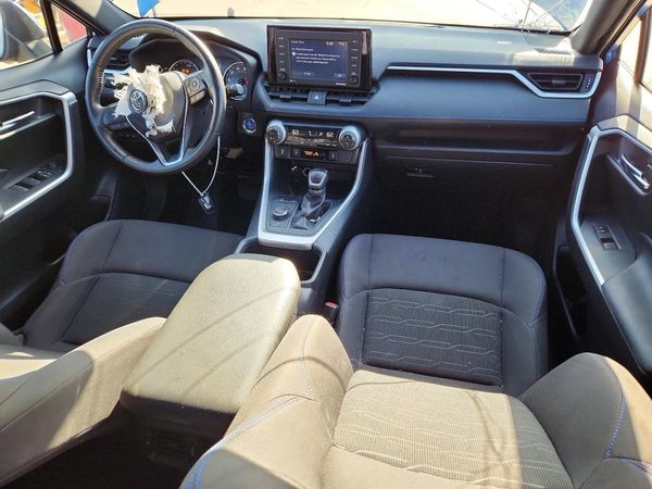 2022 TOYOTA RAV4 SE