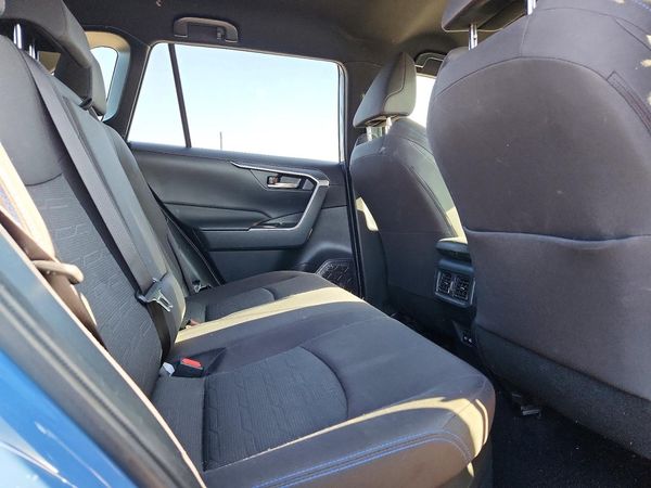 2022 TOYOTA RAV4 SE