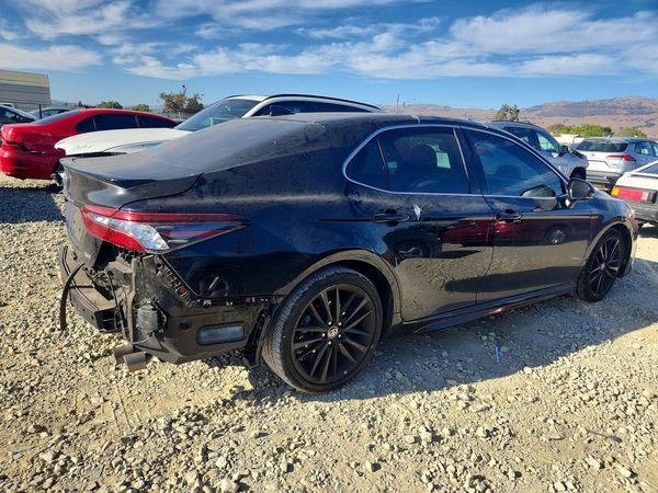 2021 TOYOTA CAMRY XSE