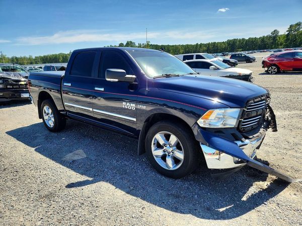 2016 RAM 1500 SLT — Passenger 3/4