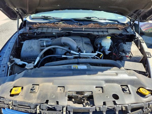 2016 RAM 1500 SLT — Engine bay