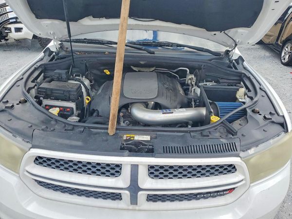 2013 DODGE DURANGO R/T — Engine bay
