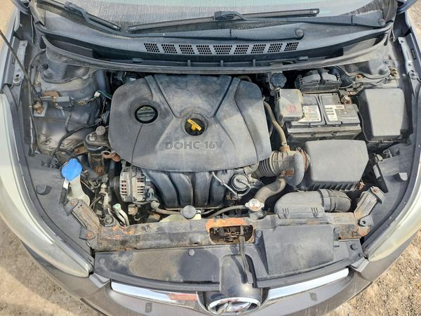 2014 HYUNDAI ELANTRA GLS(Middle)