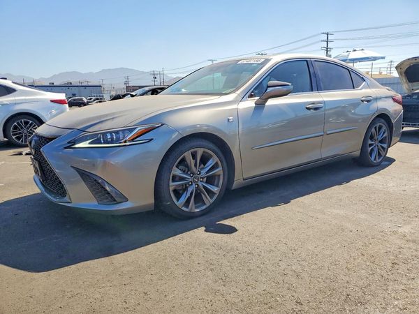 2019 LEXUS ES