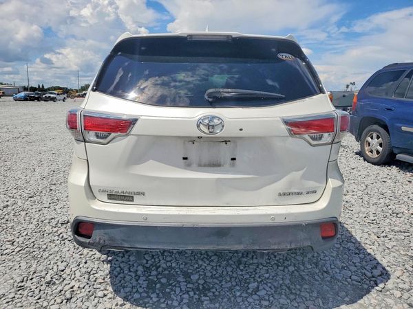 2016 TOYOTA HIGHLANDER