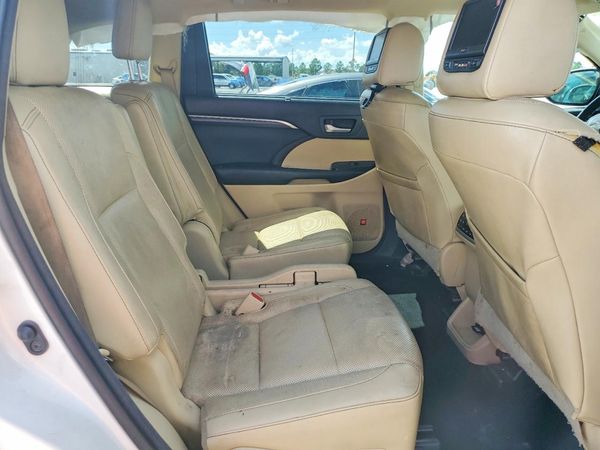 2016 TOYOTA HIGHLANDER