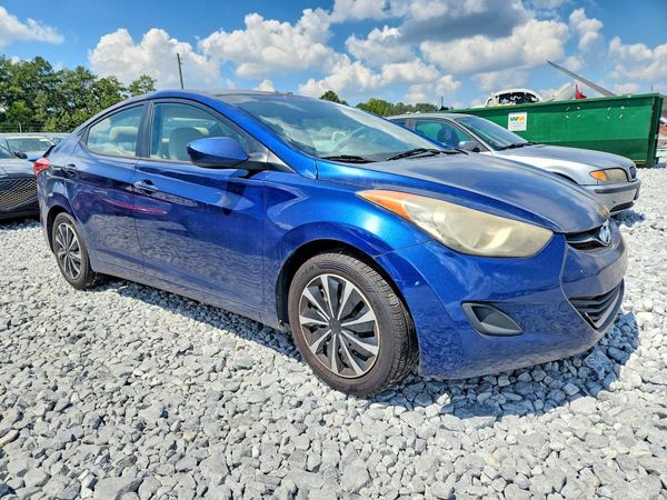 2013 HYUNDAI ELANTRA