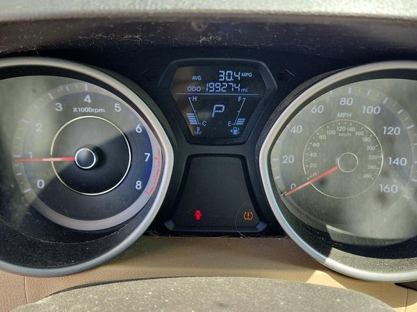 2013 HYUNDAI ELANTRA
