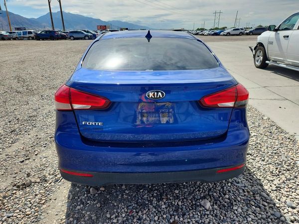2018 KIA FORTE LX Base