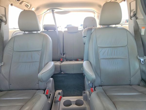2017 TOYOTA SIENNA