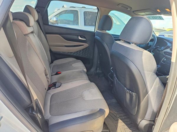 2019 HYUNDAI SANTA FE SE
